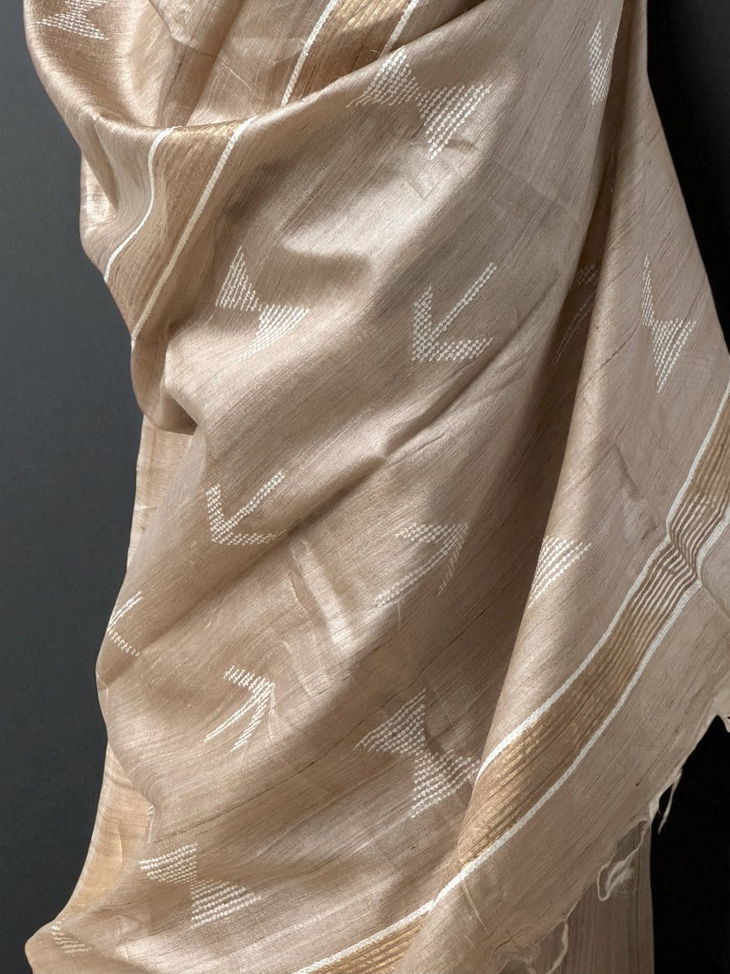 Bawan Boota  | Tussar Saree